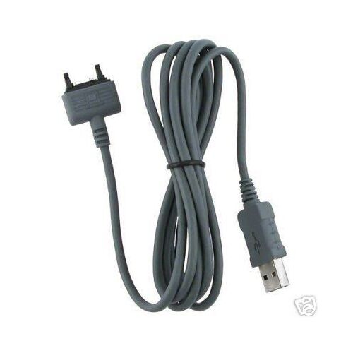 cable USB  pour Sony Ericsson w550 z310 w200 p1 p1i z520 W350 W810 K800i K800i k800