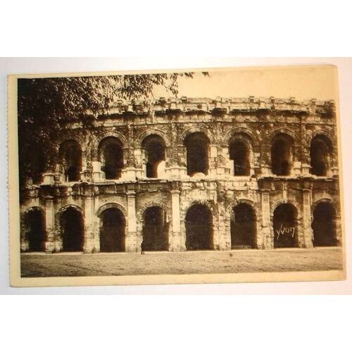 Carte Postale Ancienne Gard La Douce France Nimes Les Arenes