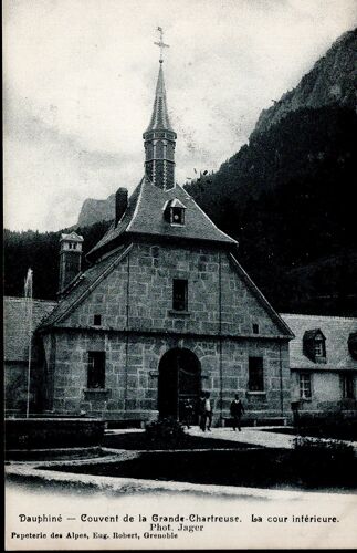 Carte Postale De Saint-Pierre De Chartreuse (Isère) Couvent De La Grande Chartreuse : La Cour Intérieure