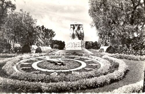 Alger. " Monument Aux Morts Et Horloge Florale " 1960