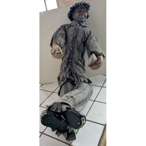 Ancien Clown Mendiant en Porcelaine