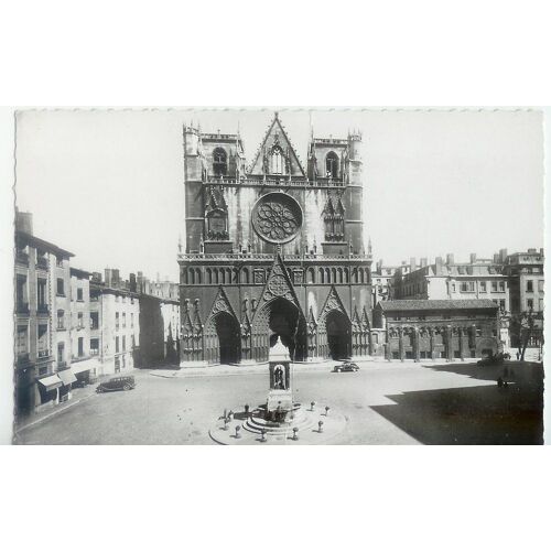 Cpsm-Lyon-Place Et Cathedrale Saint Jean