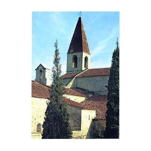 Abbaye Du Thoronet - L'église Vue Du Cloitre