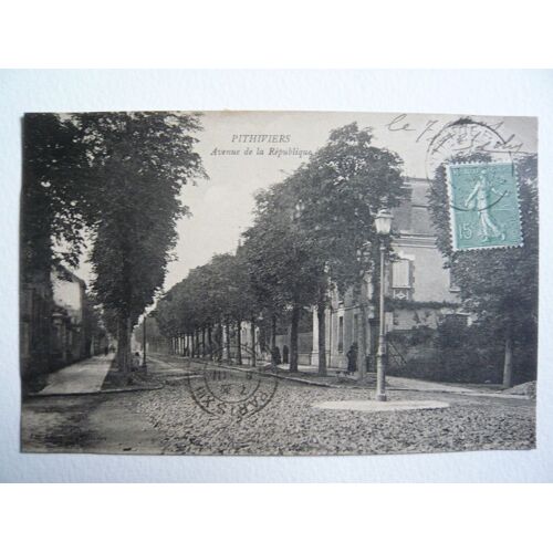 Pithiviers  Avenue De La République