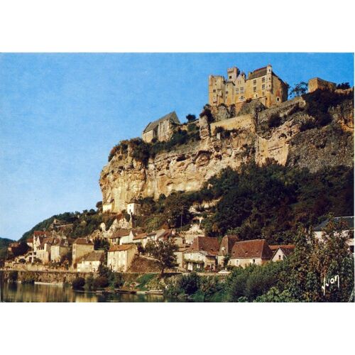 Beynac, Le Châteu Et Le Village Au Bord De La Dordogne (Ref 10-13013)
