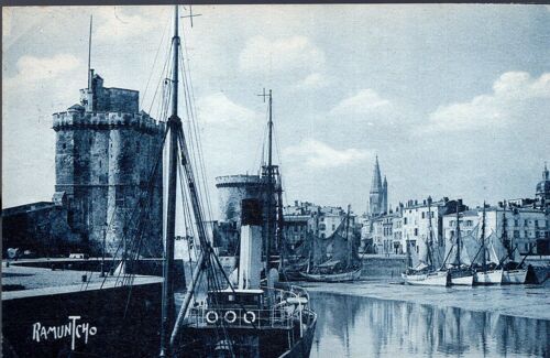 Carte Postale De La Rochelle (Charente Maritime) Sortie Du Port De La Rochelle