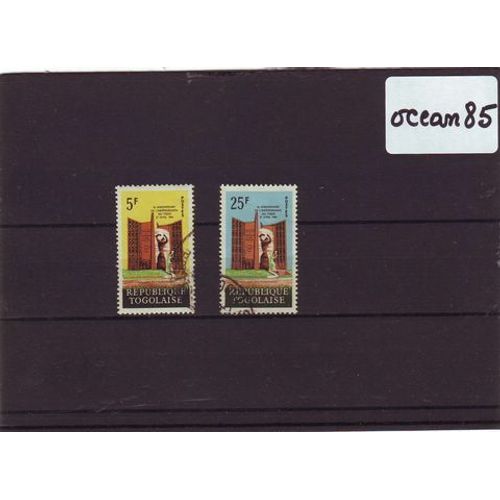 Togo 1962 : 2ème Anniversaire De L'indépendance - Série De 2 Timbres Oblitérés