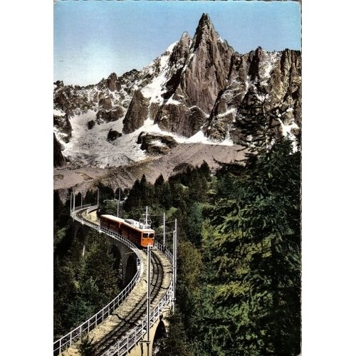 Carte Postale, France, Rhone Alpes, Haute Savoie ( 74 ), Le Train Du Montenvers Et L'aiguille Du Dru