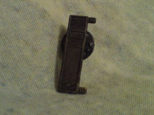 Pin's De Marque Inconnu