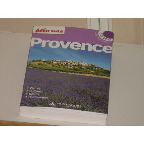 Petit Fute  - Guide Touristique De La Provence  - Annee 2008 2009