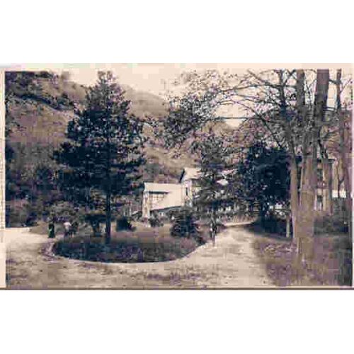 Aulus Les Bains Coin Du Parc Et Ets Thermal