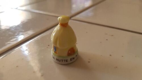 Fève Les 3 Petits Cochons - 1999 - La Cabane Hutte En Paille - Nordia Hauteur 2.5 Cm Diamètre 1.5 Cm