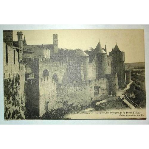 Carte Postale Ancienne Aude Cite De Carcassonne Ensemble Des Defenses De La Porte D Aude