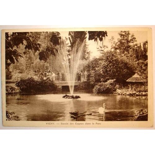 Carte Postale Ancienne Vichy Allier Bassin Des Cygnes Dans Le Parc