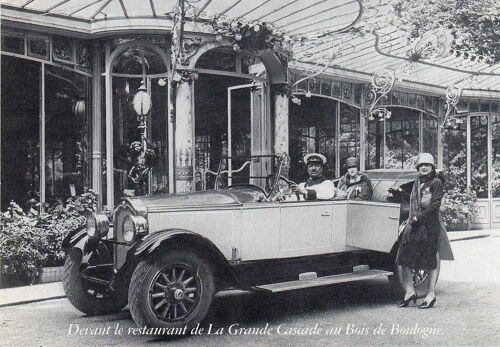Buick 6 Cylindres Devant Le Restaurant De La Grande Cascade Au Bois De Boulogne