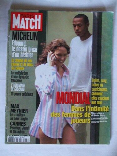 Paris Match  N° 2976 : Michelin. Cannes Penelope,Jamel. Mondial Dans L'intimité Des Femmes De Joueurs