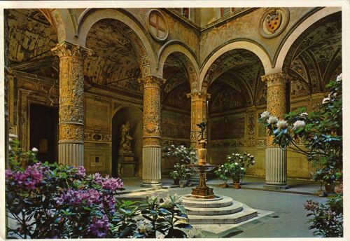 Firenze    Fête Des Fleurs La Cour De Palazzo Vechio