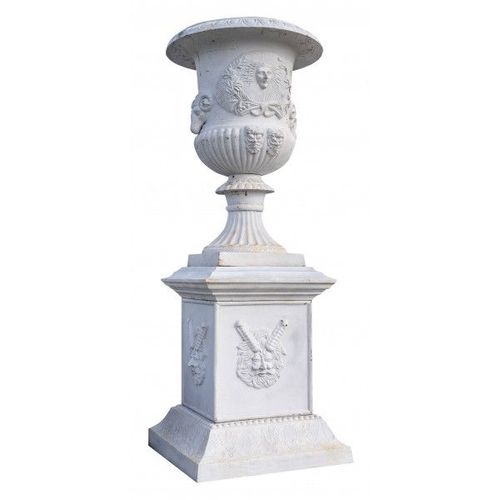 Vase avec base en fonte avec finition blanche antique