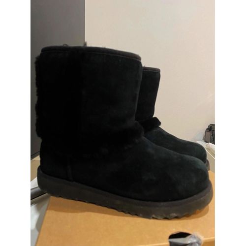 Ugg 31 Noires Tres Bon État Bottes