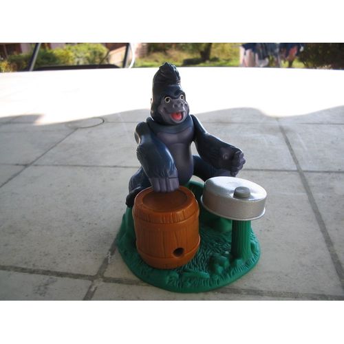 Tarzan - Gorille Jouant Du Tambour