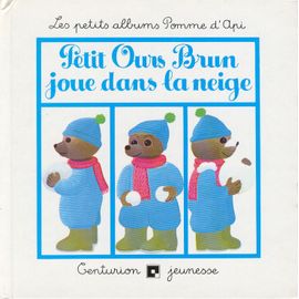 Petit Ours Brun Joue Dans La Neige