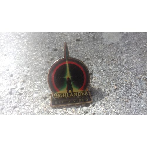 Pins Highlander Le Retour