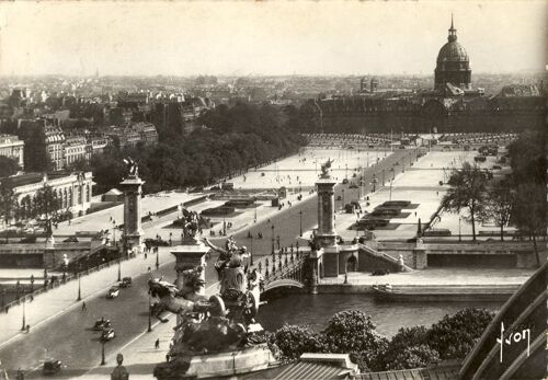 Paris. "  Esplanade, Hotel De Ville, Pont Alexandre Iii " 1962