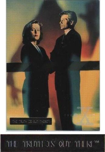 X-Files - Trading Card Parralèle - Poinçon The Truth Is Out There - Saison 2 - Carte N° 2
