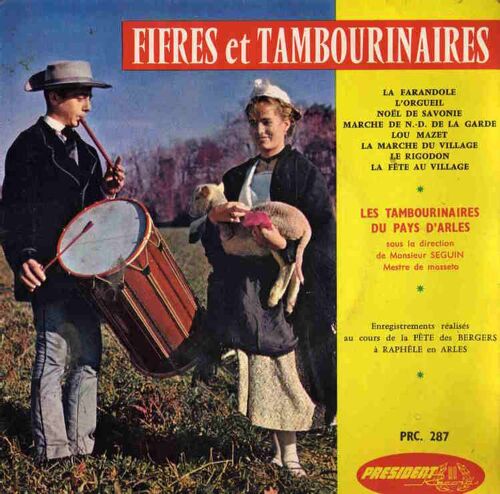 Fifres Et Tambourinaires