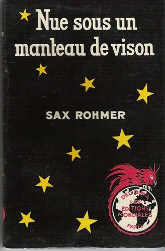 Nue Sous Un Manteau De Vison.