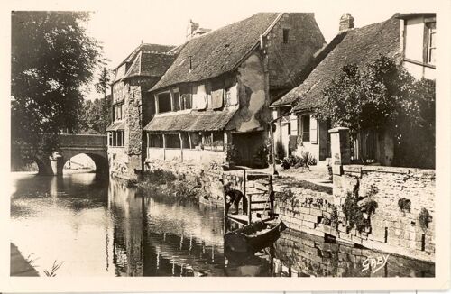 Argentan. " Vue Sur L' Orne Et Maisons À Galeries"( Orne) 1965