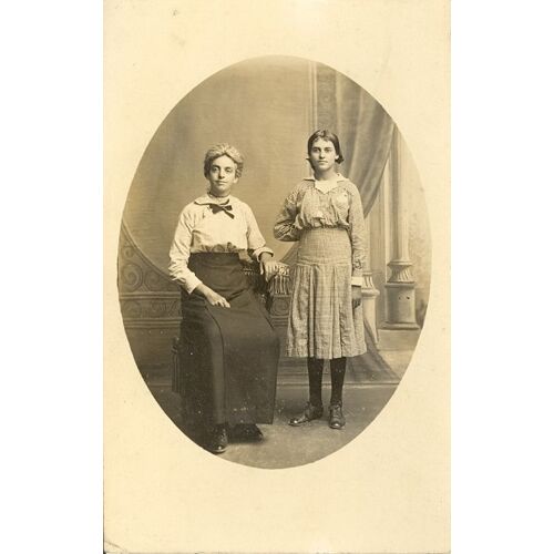 Jeunes Filles Mes Soeurs ( En Ovale) 1915