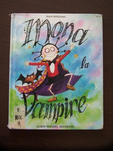 Mona La Vampire