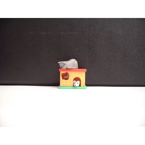 Kinder : Animaux - K99 N 24 / K99n24 : Chat Sur Le Toit D'une Maisonnette Guettant 2 Souris