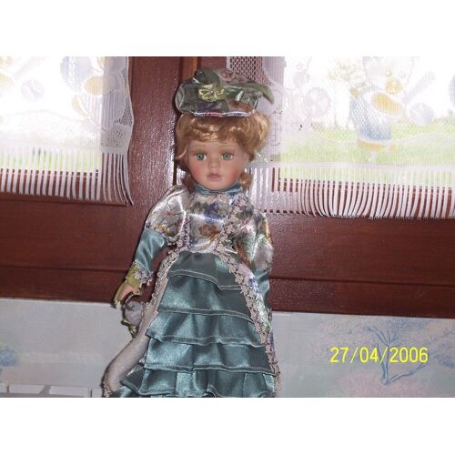 Poupéé En Porcelaine De 30 Cm