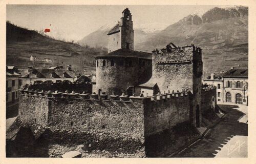 Carte Postale Ancienne - 205 - Luz (H.P.) - Eglise Des Xii ° Et Xiii ° Siècles, Dite Des Templiers