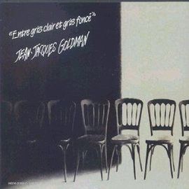 Entre Gris Clair Et Gris Fonce