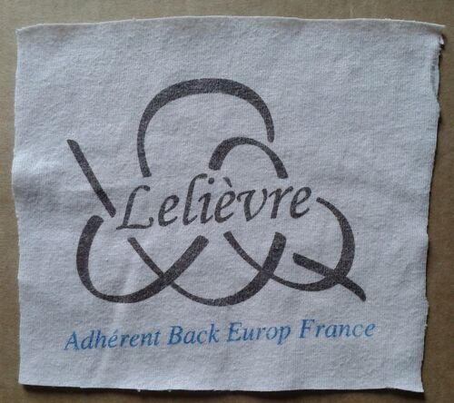 Ecusson Pièce Textile Patch À Coudre "Lelièvre Adhérent Back Europ France" Tissu Coton Blanc 12,5/11,5 Cm