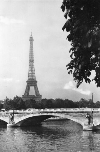 Cpa Noir Et Blanc - Dentelee - Xx Eme Siecle - Non Ecrite -Paris - 75 - Seine - La Tour Eiffel - Le Pont De L'alma - Carte Non Ecrite Des Editions Chantal - Photographie Veritable
