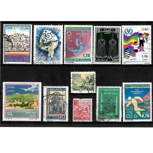 Algérie-Lot De 11 Timbres Oblitérés-Très Bon Etat