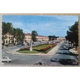 Carte Postale Madagascar Tananarive "L'avenue De L'indépendance" 9/14 Cm Verso Écrit