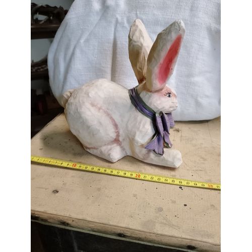 Lapin en papier mâché.