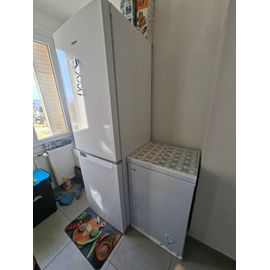 Un refrigerateur combiné froid/sec