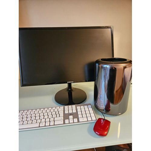 Apple Mac Pro fin 2013 15" Intel Xeon E5 - 3 Ghz - Ram 32 Go - SSD 1 To