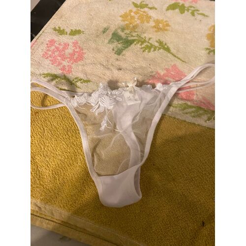 String Blanc 38/40
