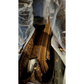 Guess Erenia Girlfriend Satchel – coloris Coal Logo.