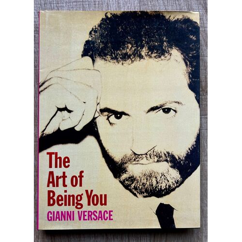Gianni Versace The Art Of Being You.