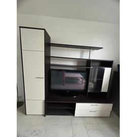 Je Vends Ce Meuble Tv Avec Rangements Intégrés. Dimensions : L 220 Cm X H 200 Cm X P 45 Cm Coloris Bois Foncé Et Beige Clair, Design Moderne Et Sobre Qui S¿Adapte Facilement À Tout Type D¿Intérieur.