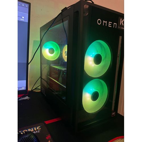 PC Gamer AMD Ryzen 7 8700G - 4.2 Ghz - Ram 16 Go - DD 477 Go