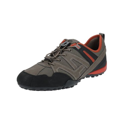 Chaussure De Sport À Lacets